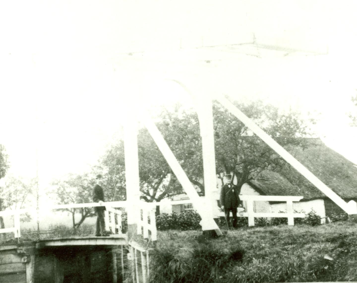 oude foto van Wilhelminaoord ophaalbrug koloniën van weldadigheid